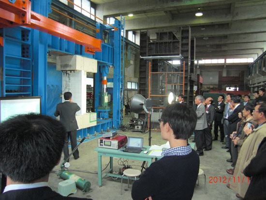 14_Lab tour-2